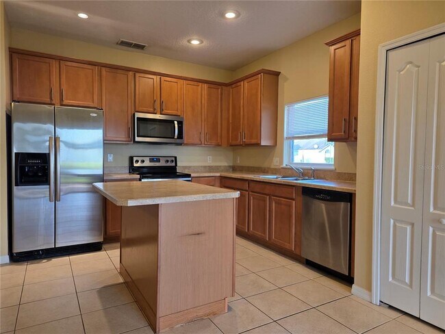 Building Photo - 313 Key Haven Dr