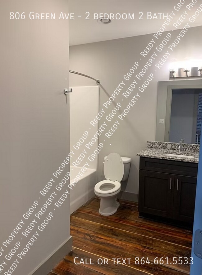 Building Photo - 806 Green Ave