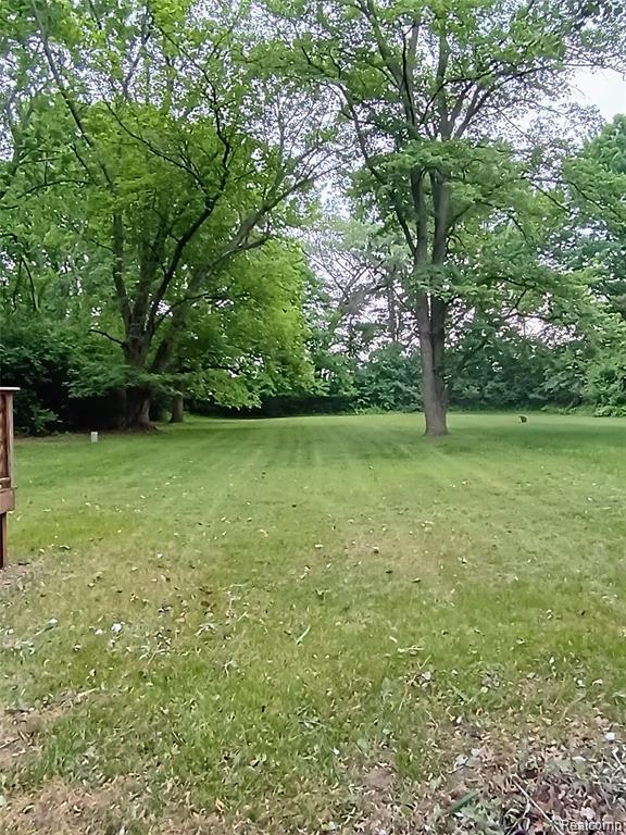 Building Photo - 19241 Melrose Ave