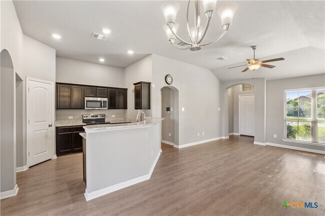 Building Photo - 1231 Kiskadee Branch Dr
