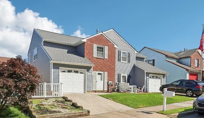 Primary Photo - 15025 Liberty Ln
