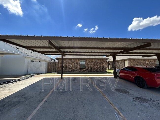 Building Photo - 200 W Amy Dr