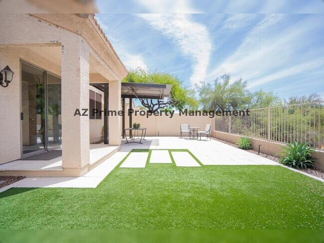 Building Photo - 5039 E Lucia Dr