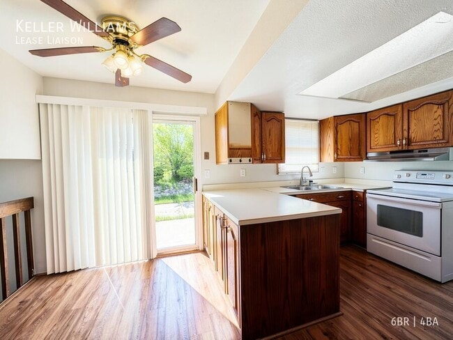 Building Photo - 6990 Snowbird Dr