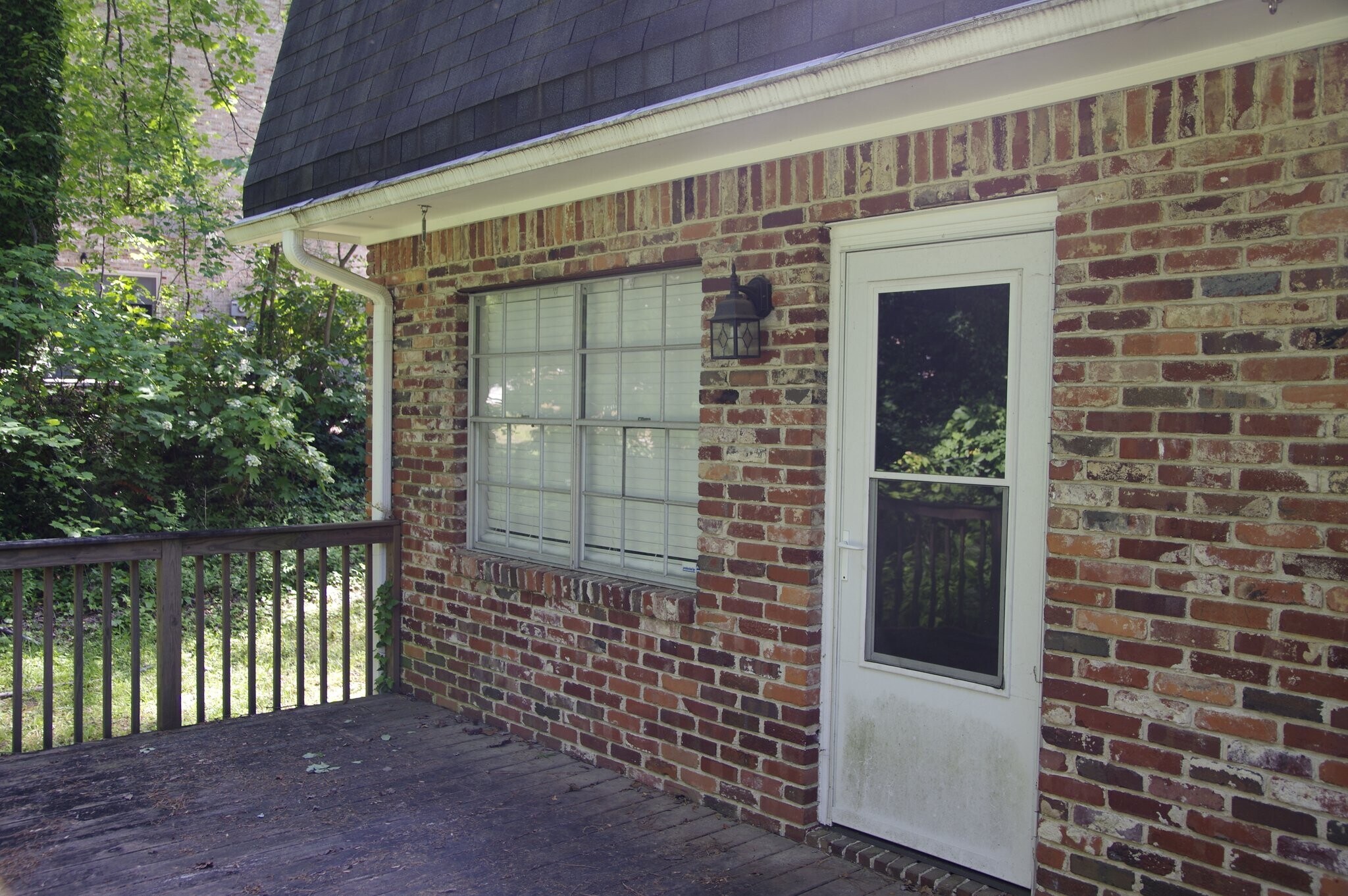 Building Photo - 813 Linbard Ln