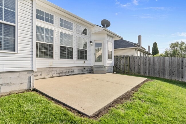 Building Photo - 657 Cielo Vista Rd