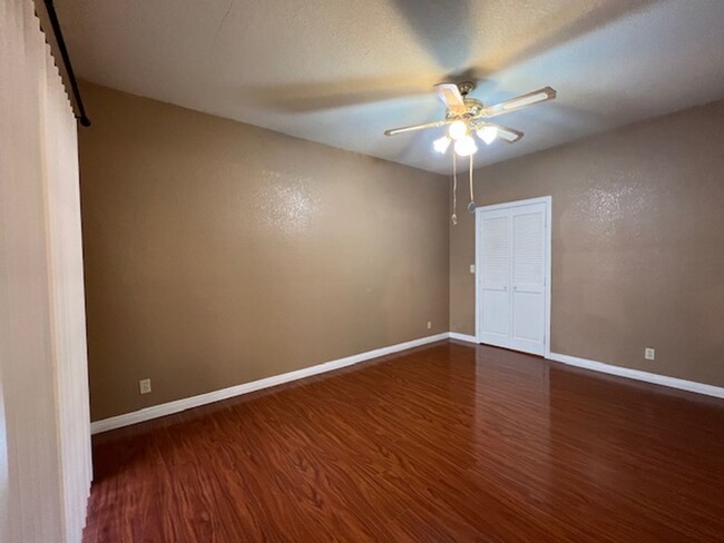 Building Photo - beautiful 2 bedroom condo