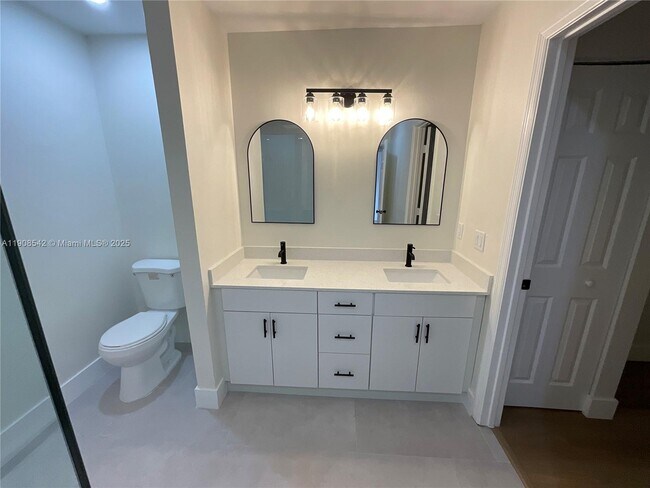 Building Photo - 7133 SW 115th Pl