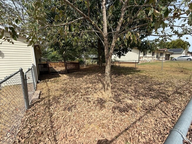 Building Photo - Coming soon 2BR House with fenced in yard