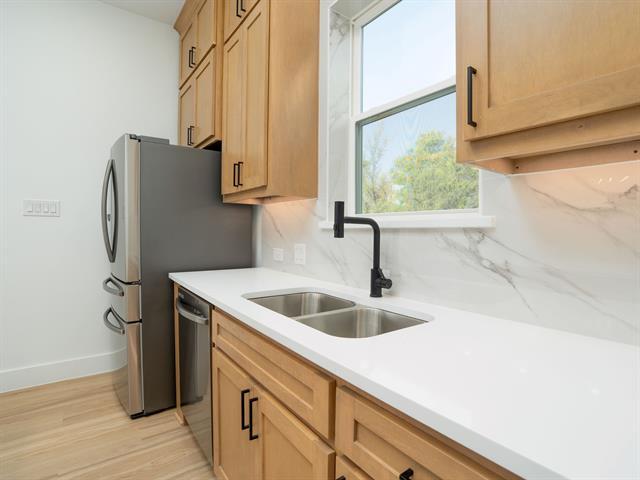 Building Photo - 5851 Millar Dr