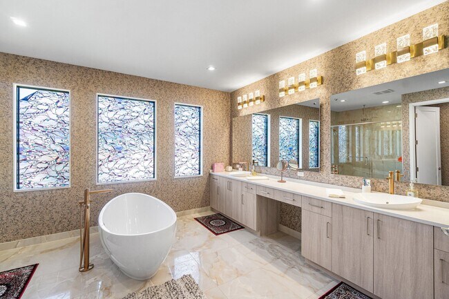 Building Photo - 8233 Crystal Downs Ave