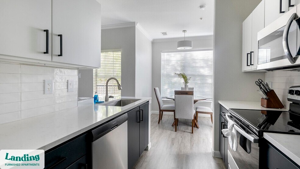 Building Photo - 1215 W Slaughter Ln