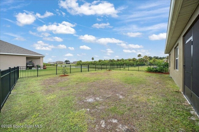 Building Photo - 926 Trinity St