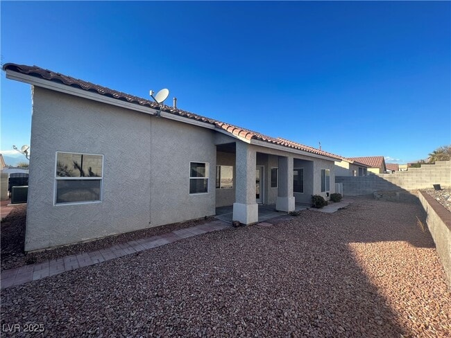Building Photo - 5712 N Tropic Mist St