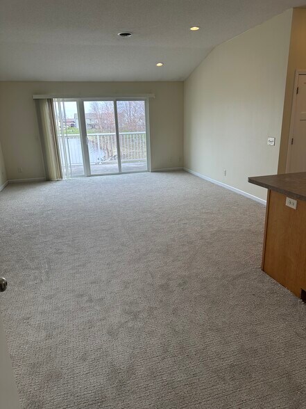 Building Photo - 2404 3rd Ave SE