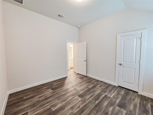 Building Photo - 3068 Sunmoon Ln