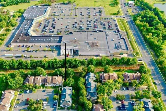 Building Photo - 29 Chatham Square