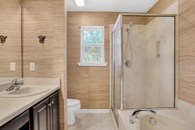 Building Photo - 3 bedroom 2.5 bath townhome in Carriage Square @ Morgan Pines