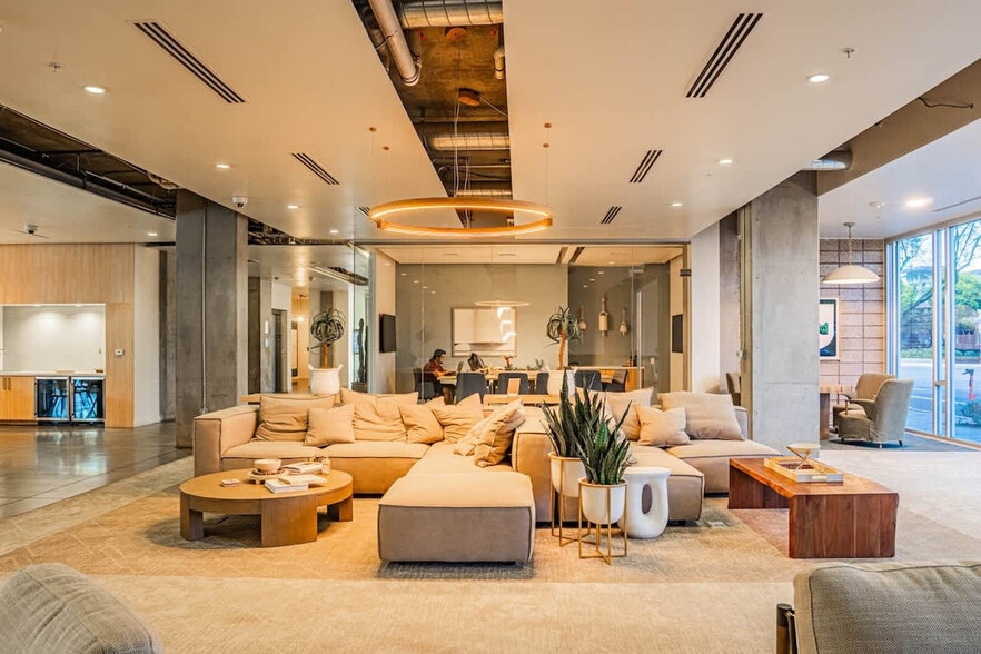 Building Photo - 333 E Roosevelt St