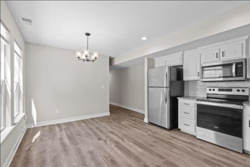 Building Photo - 156 SW 8th St