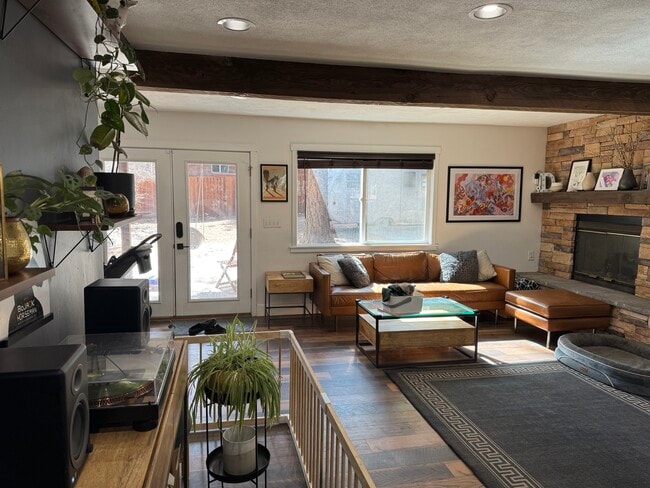 Building Photo - 270 Spruce Ln