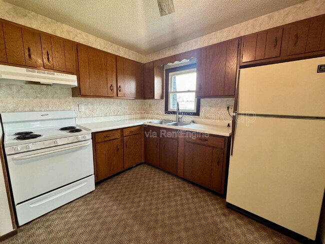 Building Photo - 2-3 3 Michael St