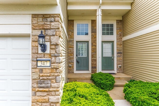 Building Photo - 347 Devoe Dr