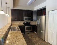 Building Photo - 3 bed/3.5 Baths. Eagle river.