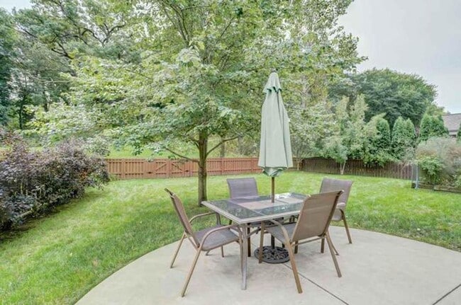 Building Photo - 3 bed / 3 bath House in Deforest!