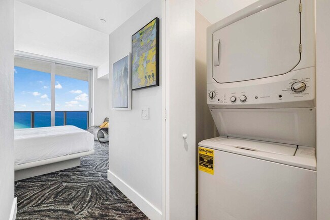 Building Photo - 4111 S Ocean Dr