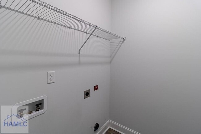 Building Photo - 260 Rutledge Dr