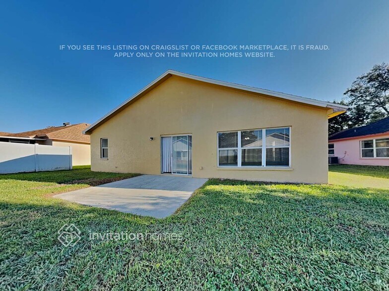 Building Photo - 28418 Meadowrush Way