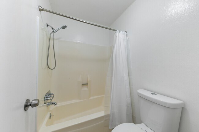 Building Photo - 701 Rosedale St