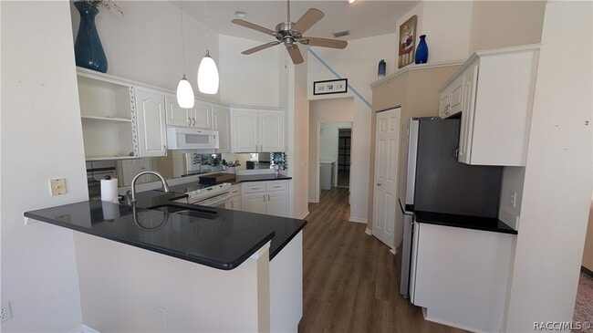 Building Photo - 174 W Romany Loop