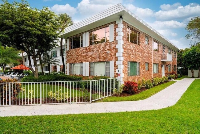 Primary Photo - 400 S Cypress Rd