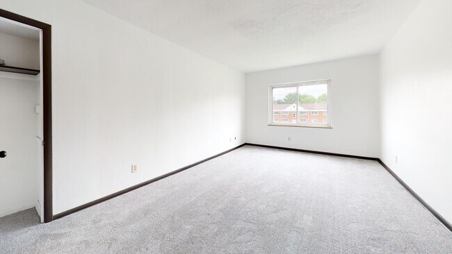 Building Photo - Parma - Ridgewood Lofts - 2 Bedroom - 1 Bath