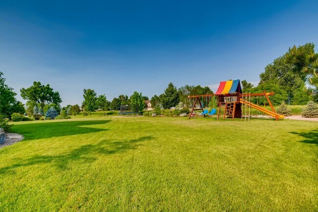 Building Photo - Spacious 5 BDR Family Home in Niwot