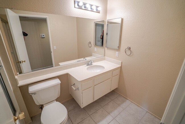 Building Photo - Diamond Head 2 Bedroom Townhome in Stevens...