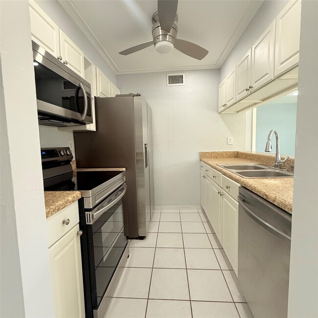 Building Photo - 9466 Boca Cove Cir