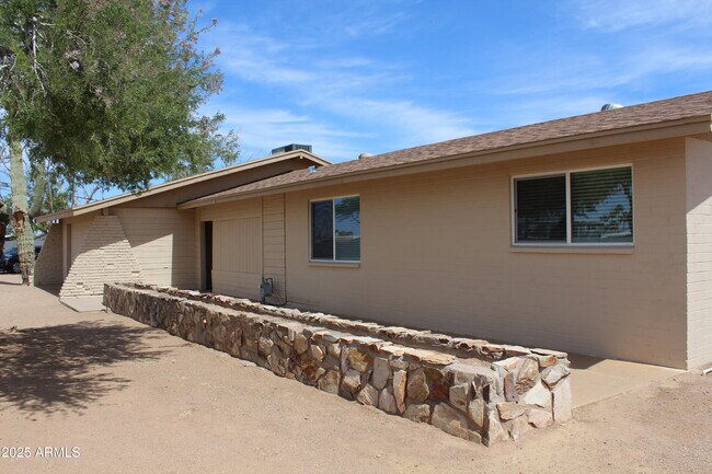 Building Photo - 1347 S Meridian Rd