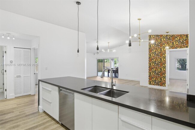 Building Photo - 10246 NW 57th Terrace