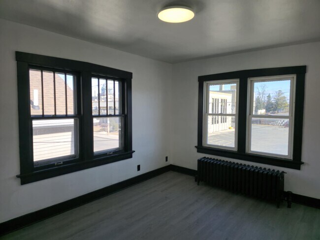 Building Photo - 1124 S 10th St