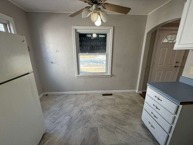 Building Photo - 2-BED, 1 BATH BEAUTIFUL SINGLE- FAMILY HOME IN MAPLE HEIGHTS!