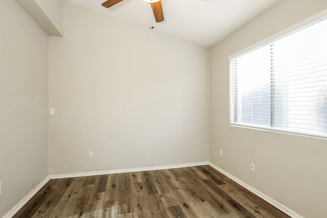 Building Photo - 12821 W Crocus Dr