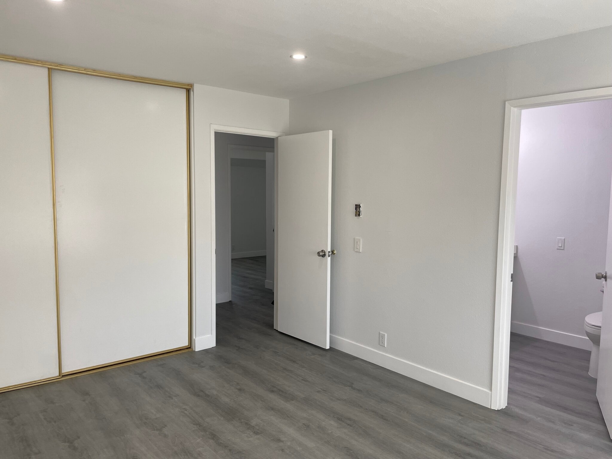Building Photo - 79 Wildwood