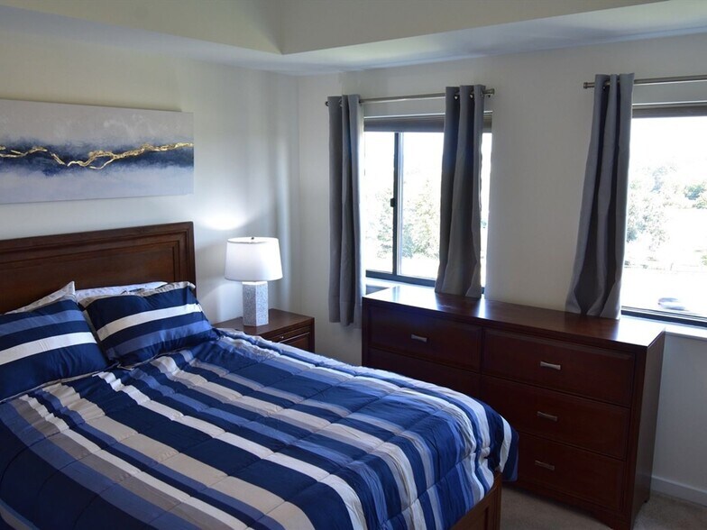 Building Photo - 715 N Church St