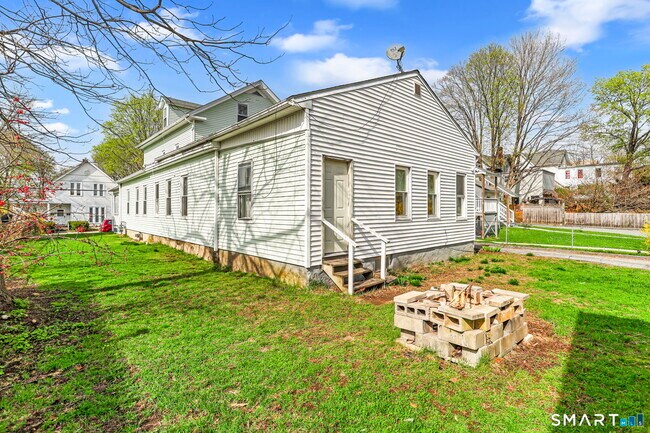 Building Photo - 63 Reynolds St