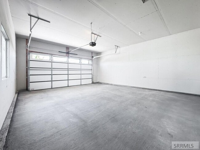 Building Photo - COMPLETELY FURNISHED HOME FOR RENT IN SUGA...