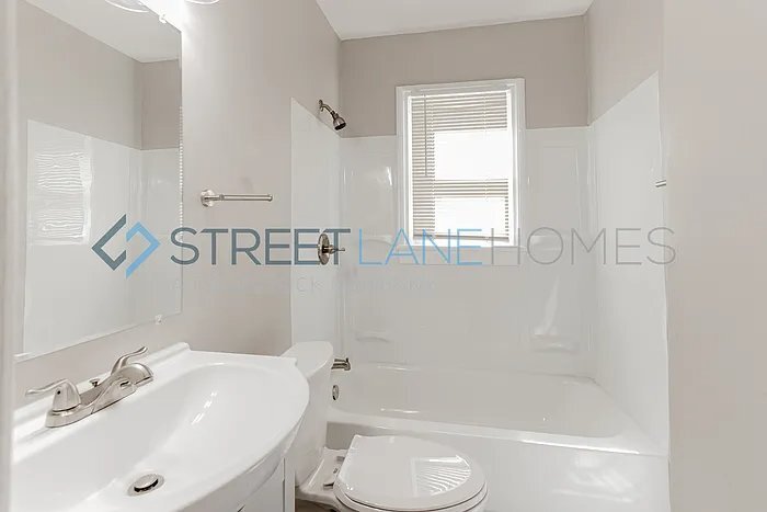 Building Photo - 3458 Orchard Ave