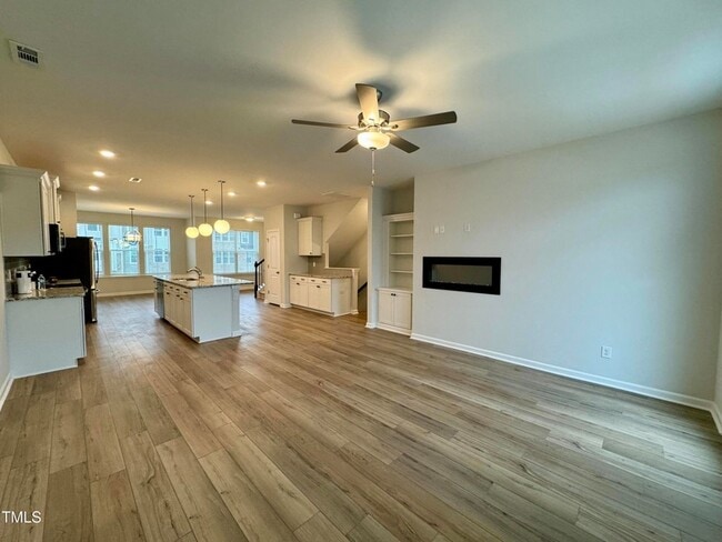 Building Photo - 209 Hickory Plns Rd